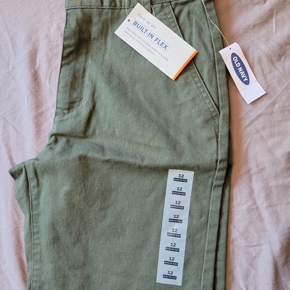 4 pairs of shorts. - Picture 6 of 7